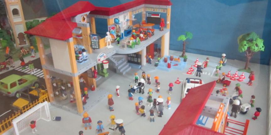 Exposición de Playmobil ‘Escuela antigua, escuela moderna’ en el Colegio La Milagrosa de Tudela de Duero (Valladolid)