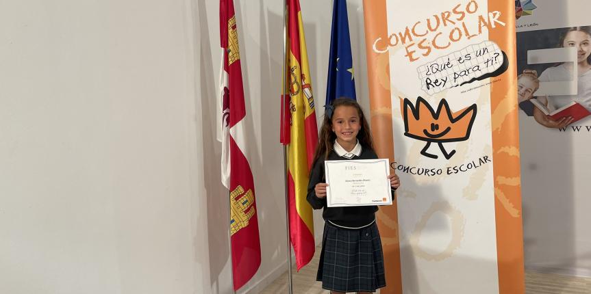 Una alumna del San Juan de la Cruz de León gana el concurso ‘¿Qué es un rey para ti?’ como presentadora de un Telediario que repasa las funciones de Felipe VI